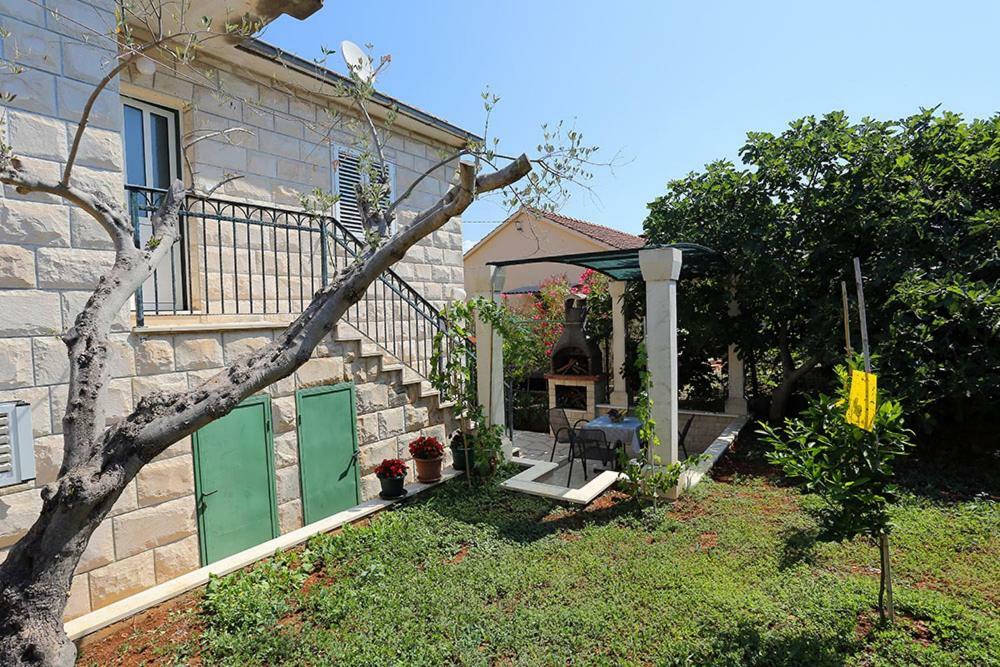 Apartments Off Supetar Exterior photo